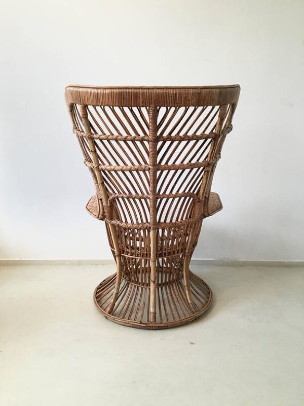 Fauteuil à dossier haut en rotin vers 1950