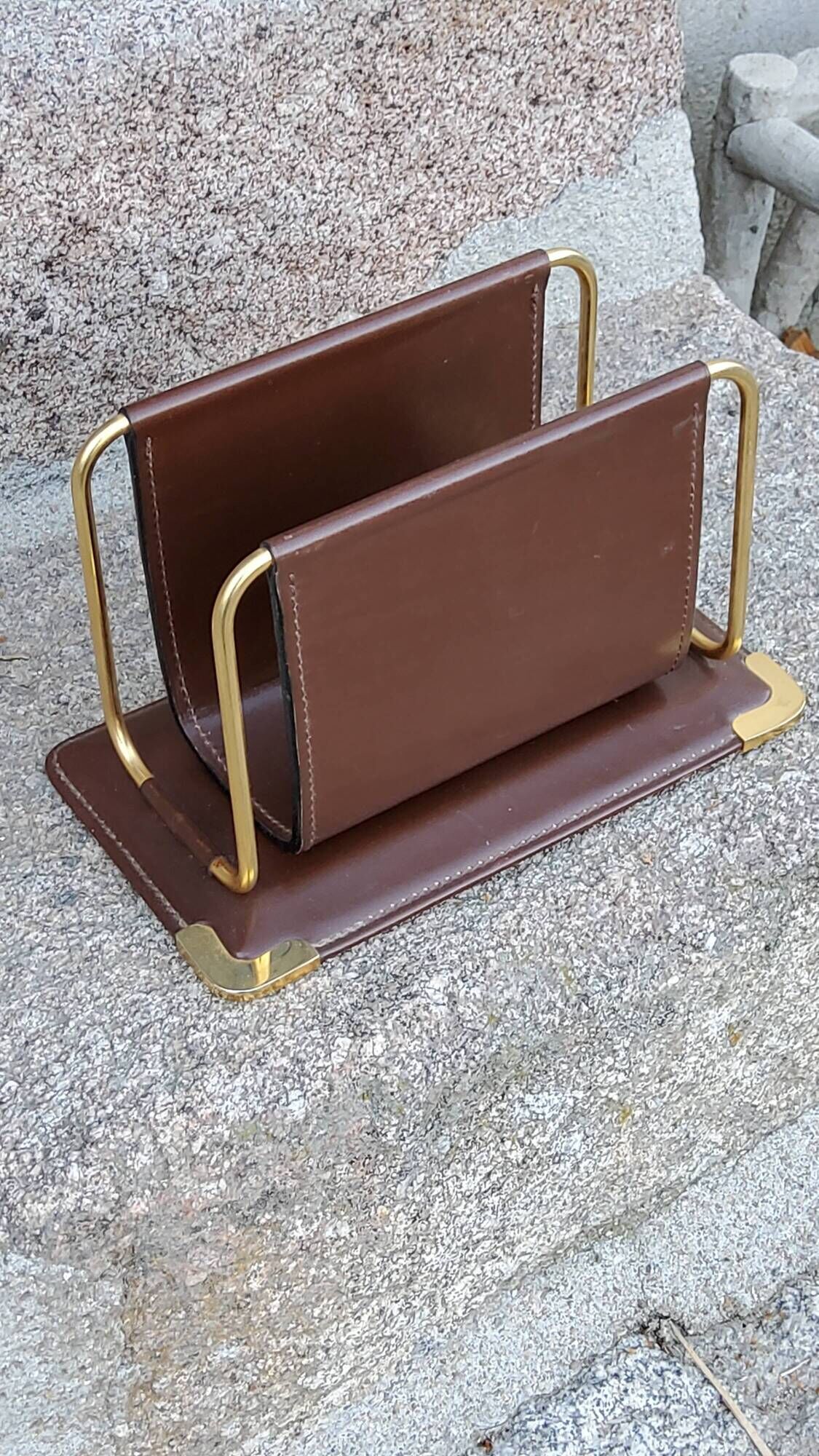 Letter holder in Havana leather and gold metal Longchamp from the 70s
