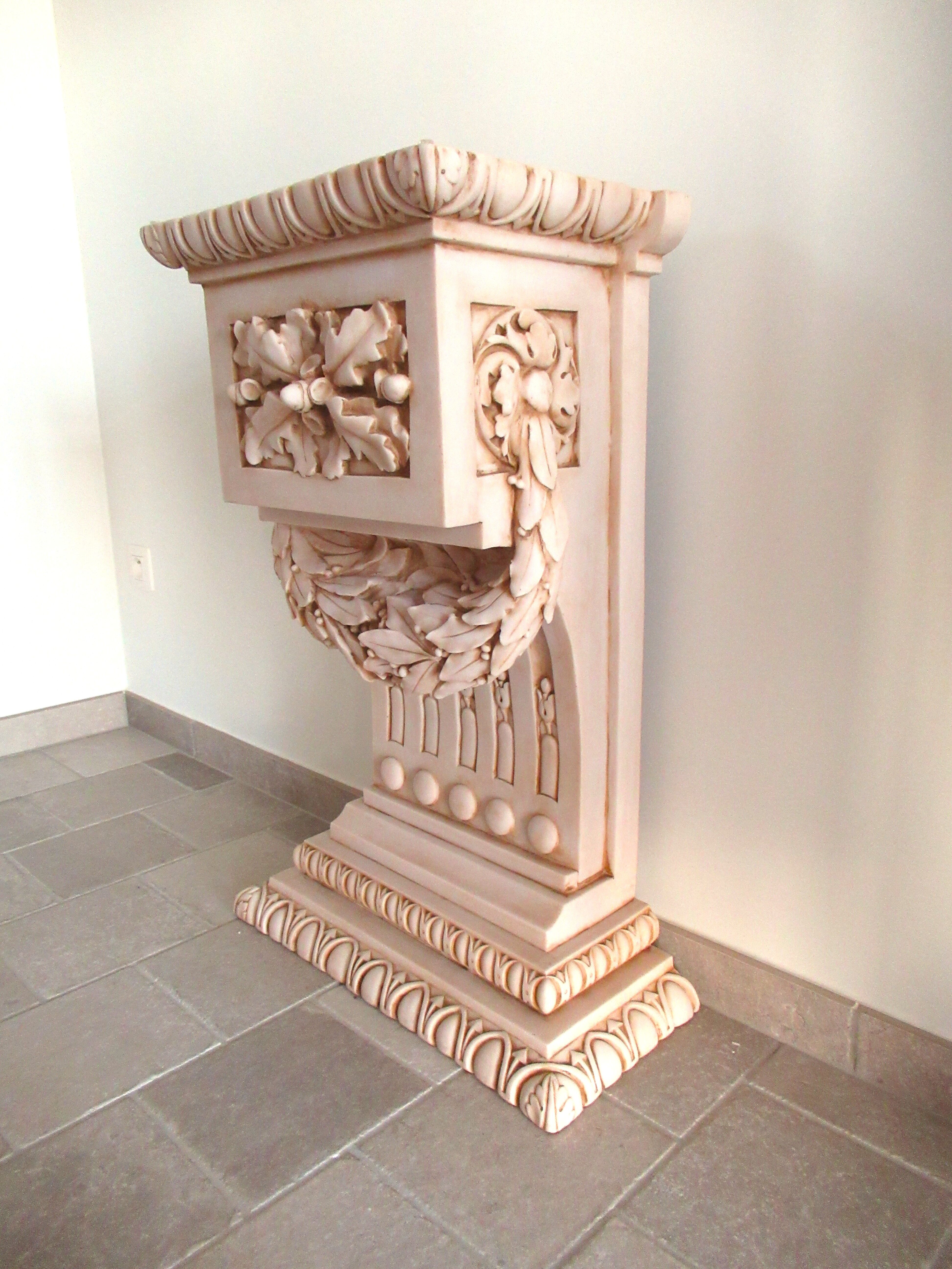 Imperio console with bespoke faceted glass