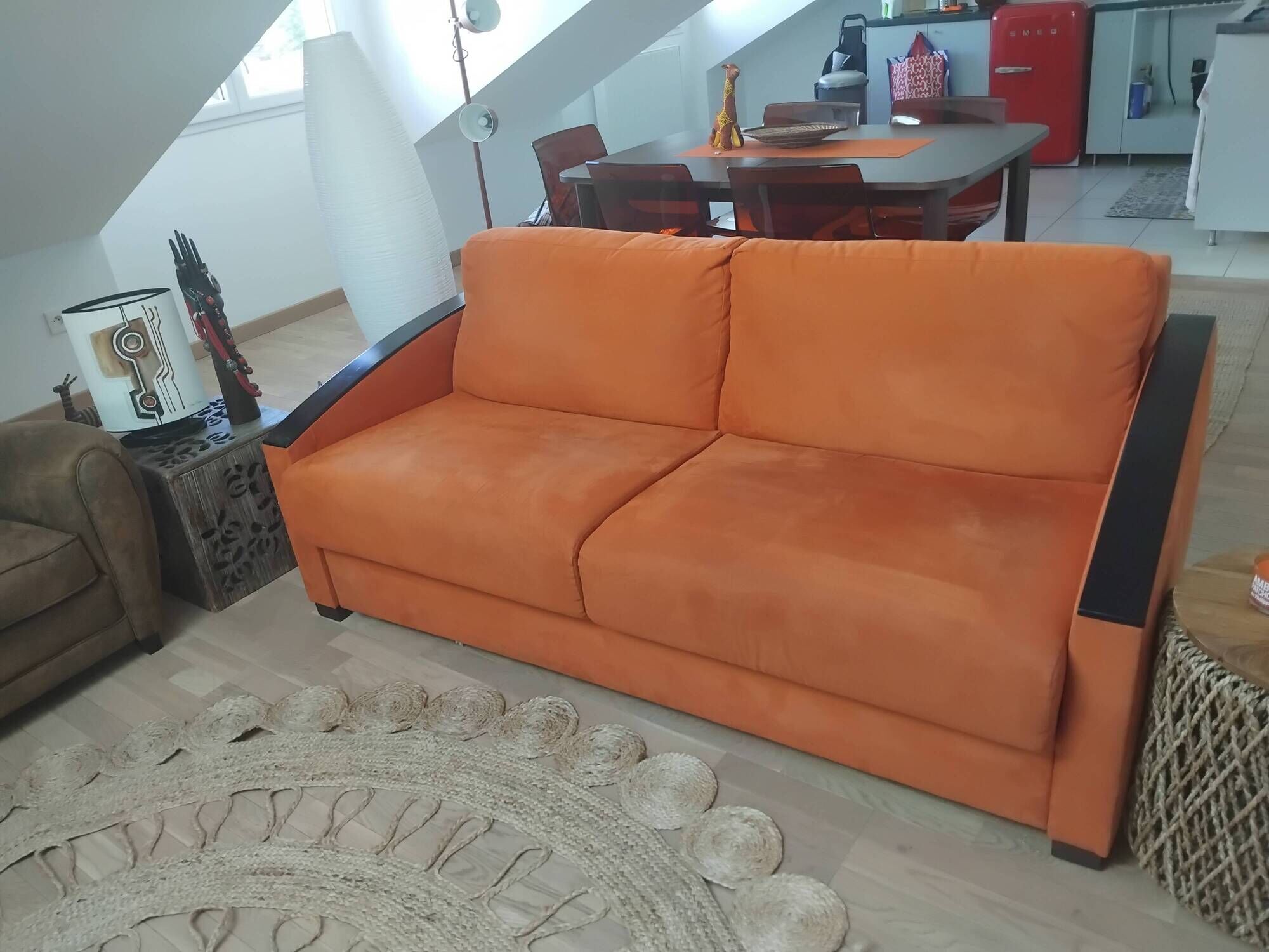 3-seater convertible sofa in brick orange & blackened wood – Diva Salon x Simm