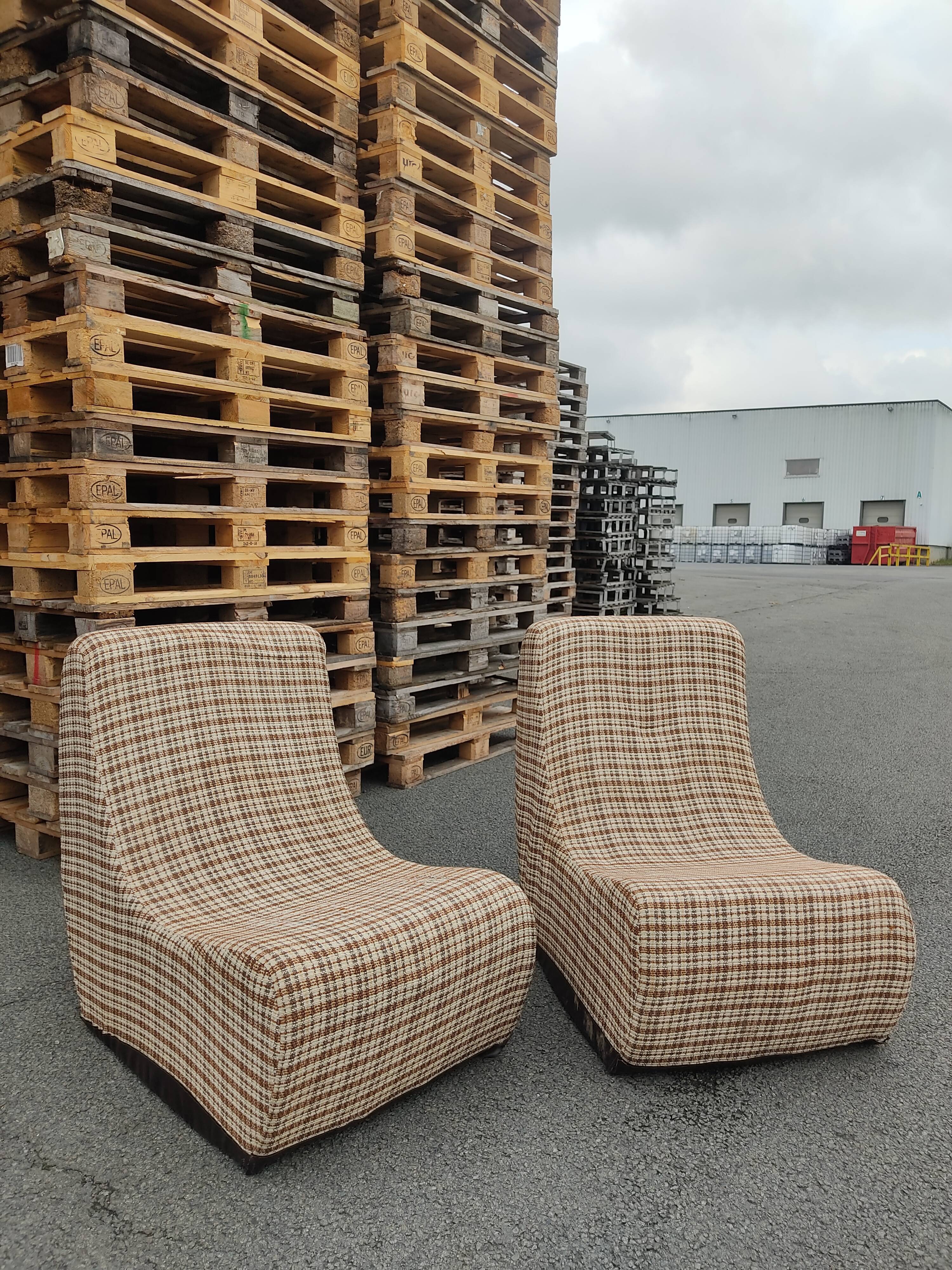 Paire de chauffeuses vintage