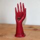 Main soliflore vintage en céramique rouge framboise