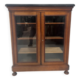 Display cabinet at counter height in mahogany and veneer, 19th century.