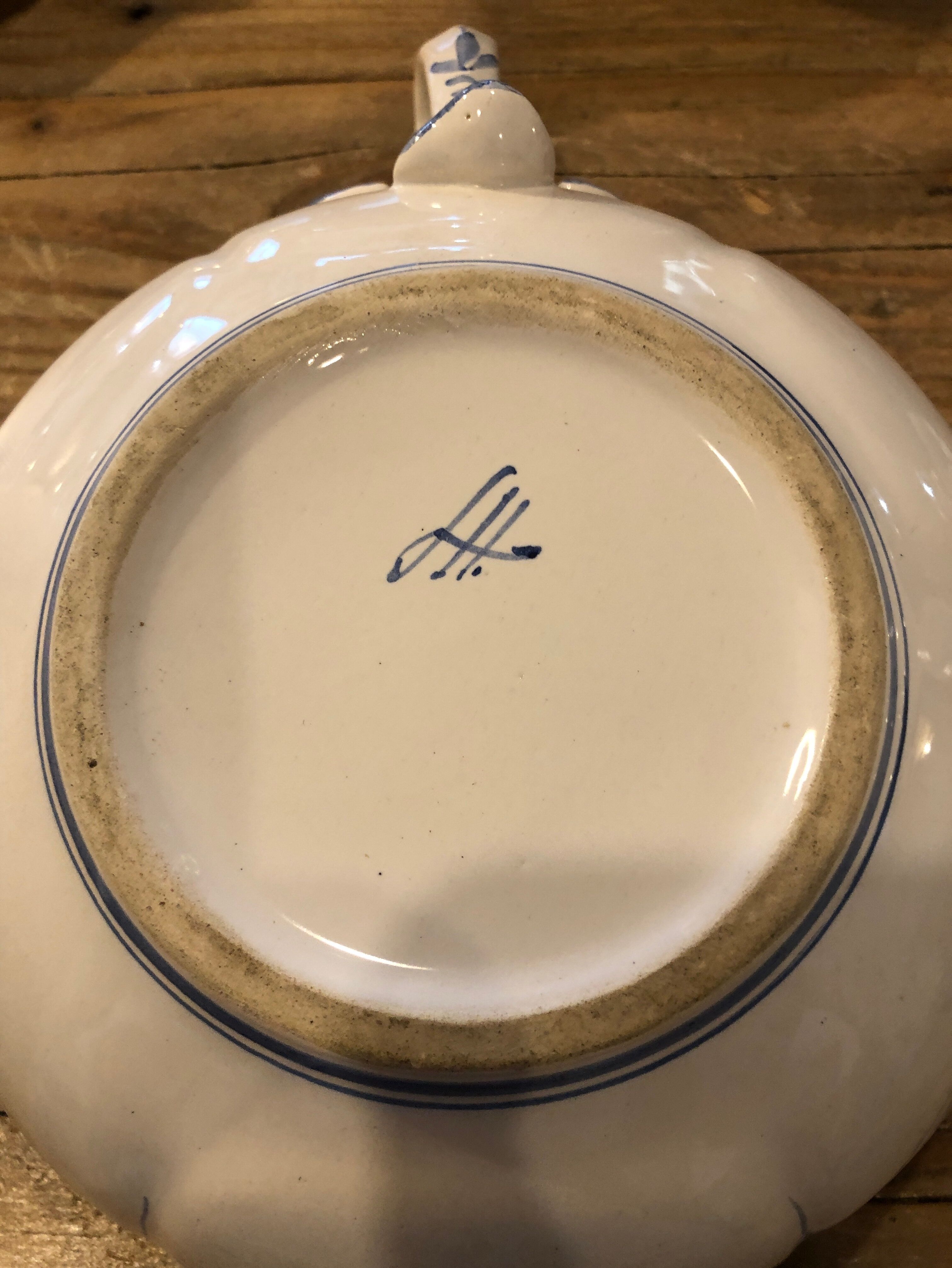 Moustiers decor plates à la berain