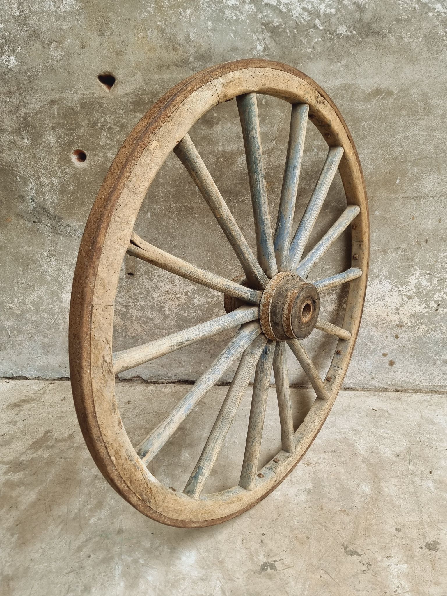 Antique cart wheel wagon wheel XXL oak wood 126 cm