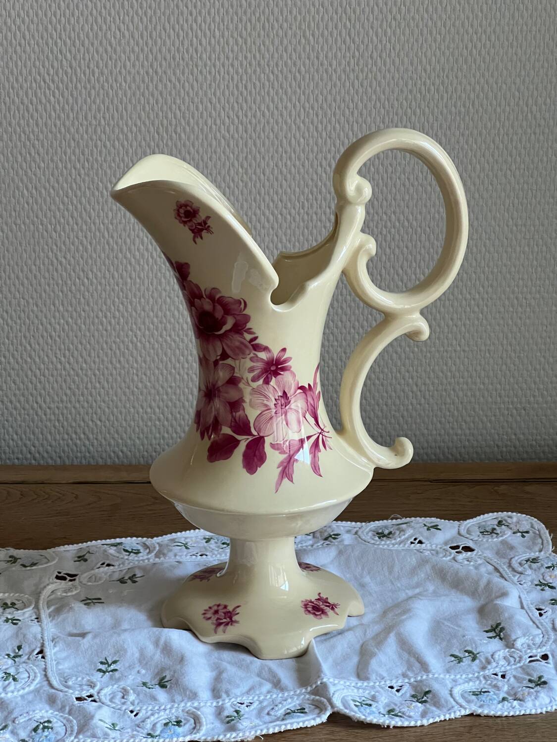 Vase Ewer