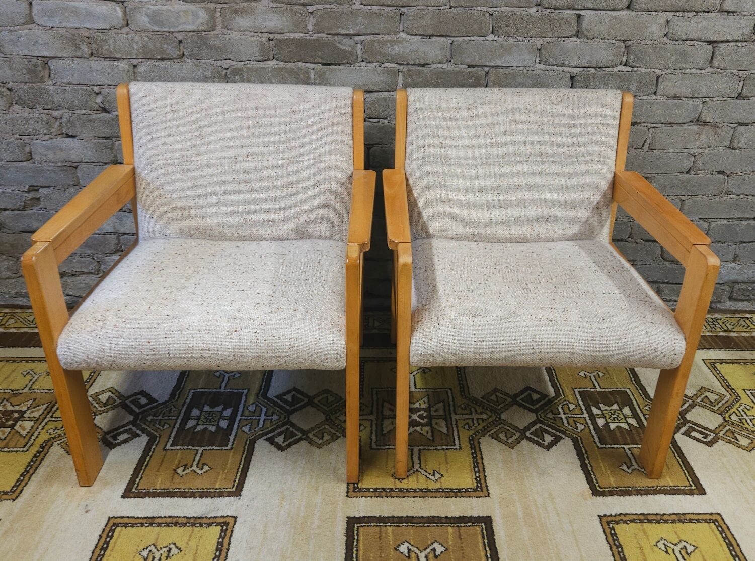 Paire de fauteuils laine bouclette 1970