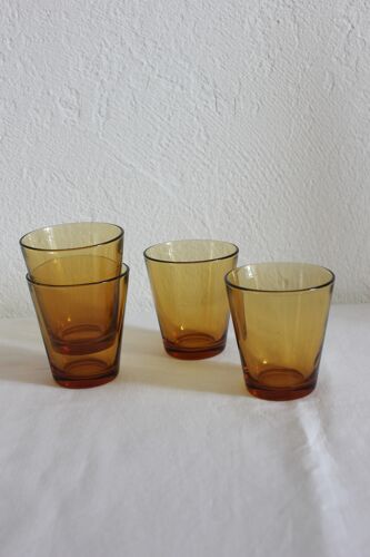 4 petites tasses en verre ambré vintage Vereco
