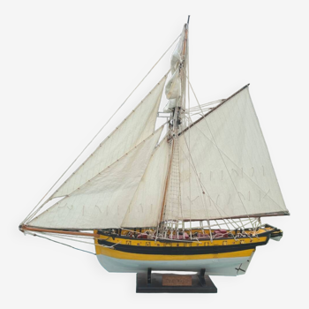 Maquette artisanale "Le Renard" - Cotre corsaire de Robert Surcouf