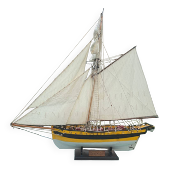 Maquette artisanale "Le Renard" - Cotre corsaire de Robert Surcouf