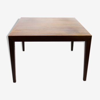 Table basse de bois de rose par Severin Hansen pour Haslev Furniture des années 1960.