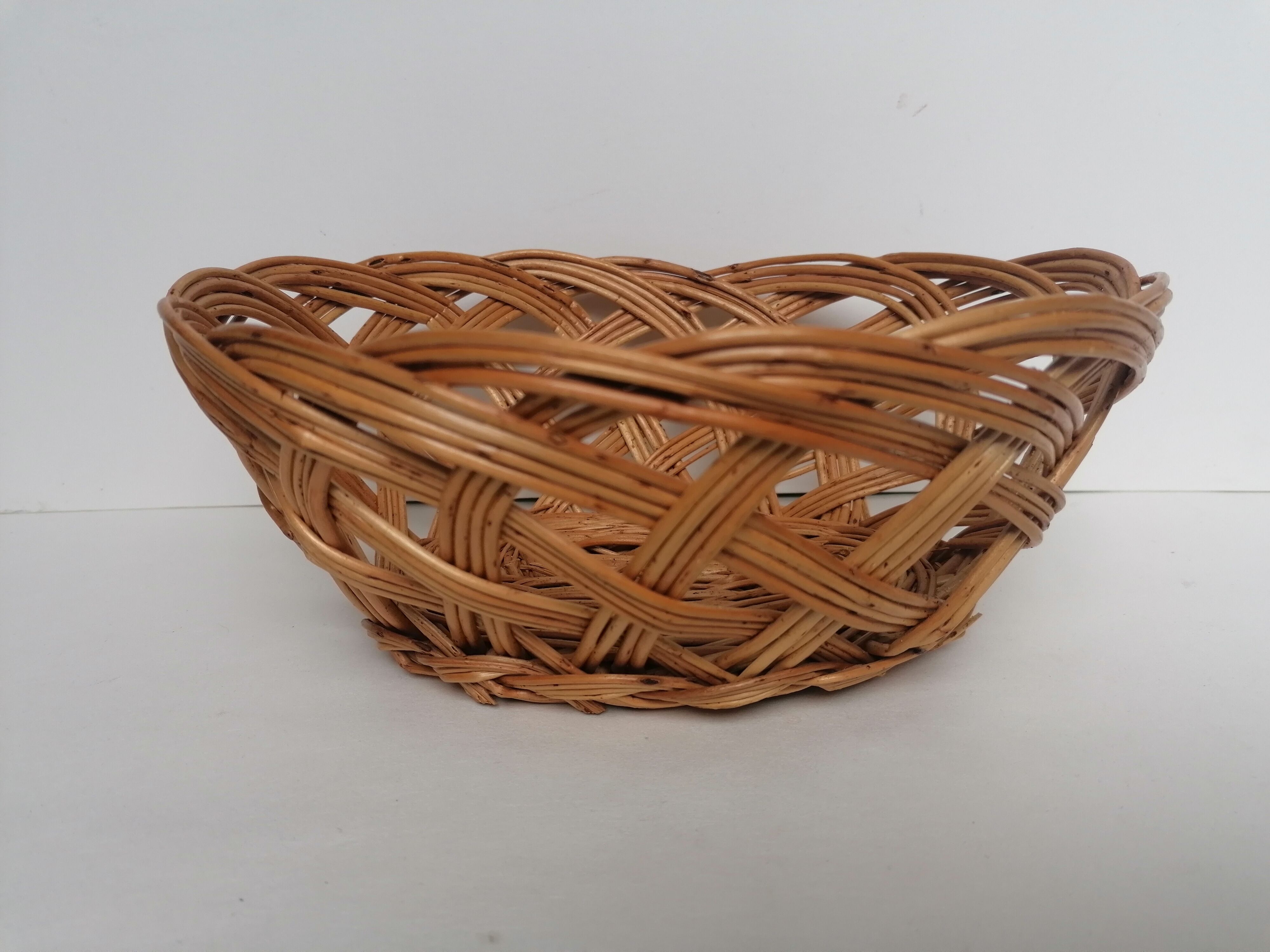 Woven bread basket