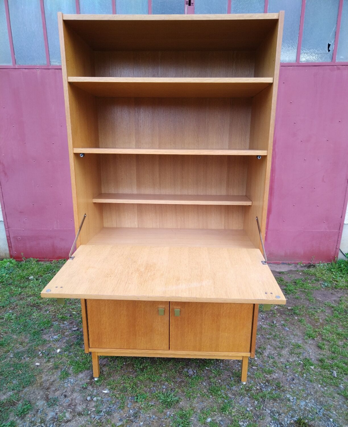 Secretary, Scandinavian style library