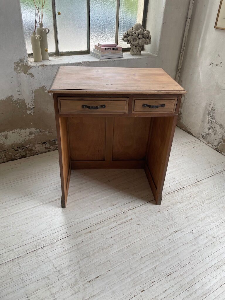 Oak trading post in early XXth century