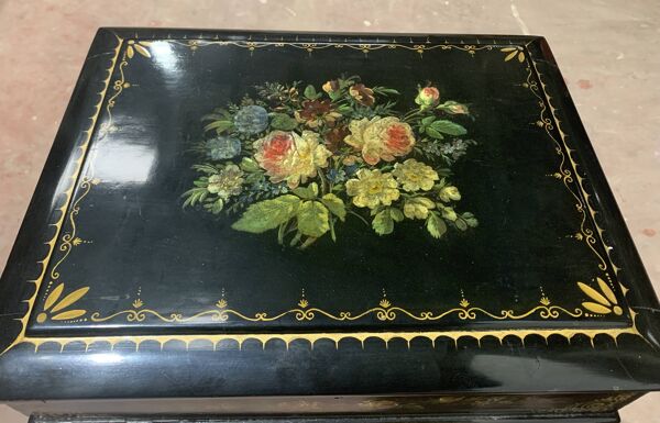 Travailleuse Napoléon en bois noirci XIX siècle