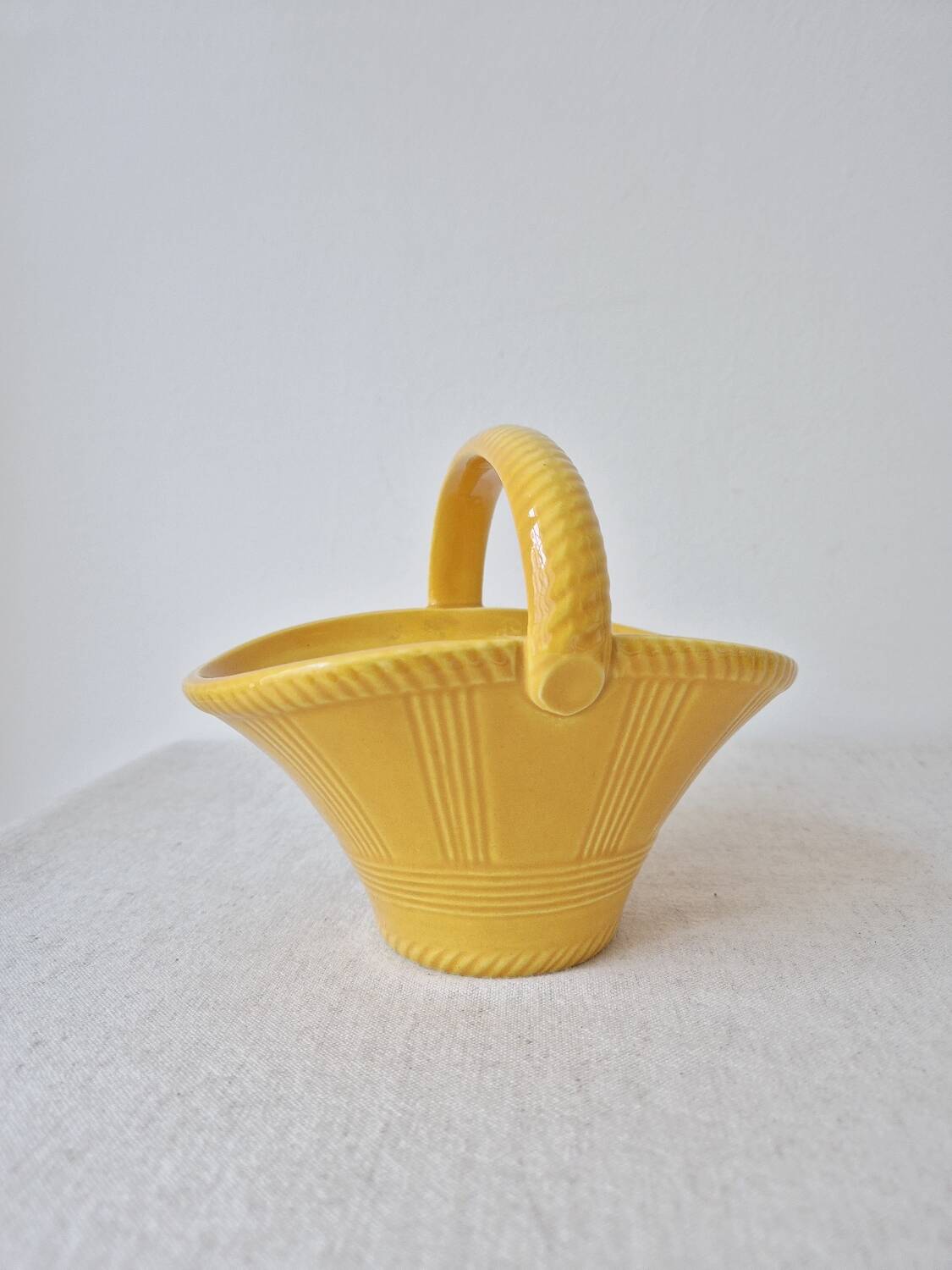 Small vintage ceramic basket with woven handle - Digoin & Sarreguemines