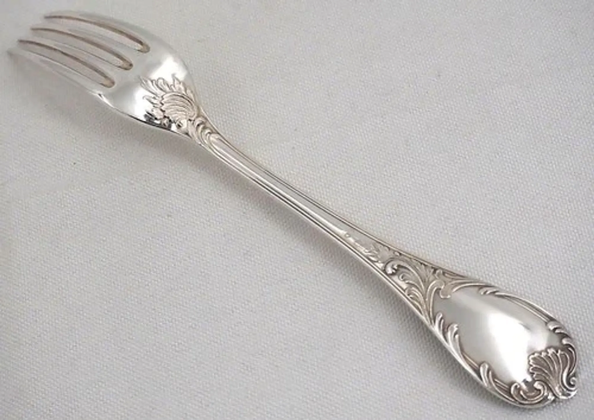 Christofle Marly, 12 silver-plated table forks, excellent condition.