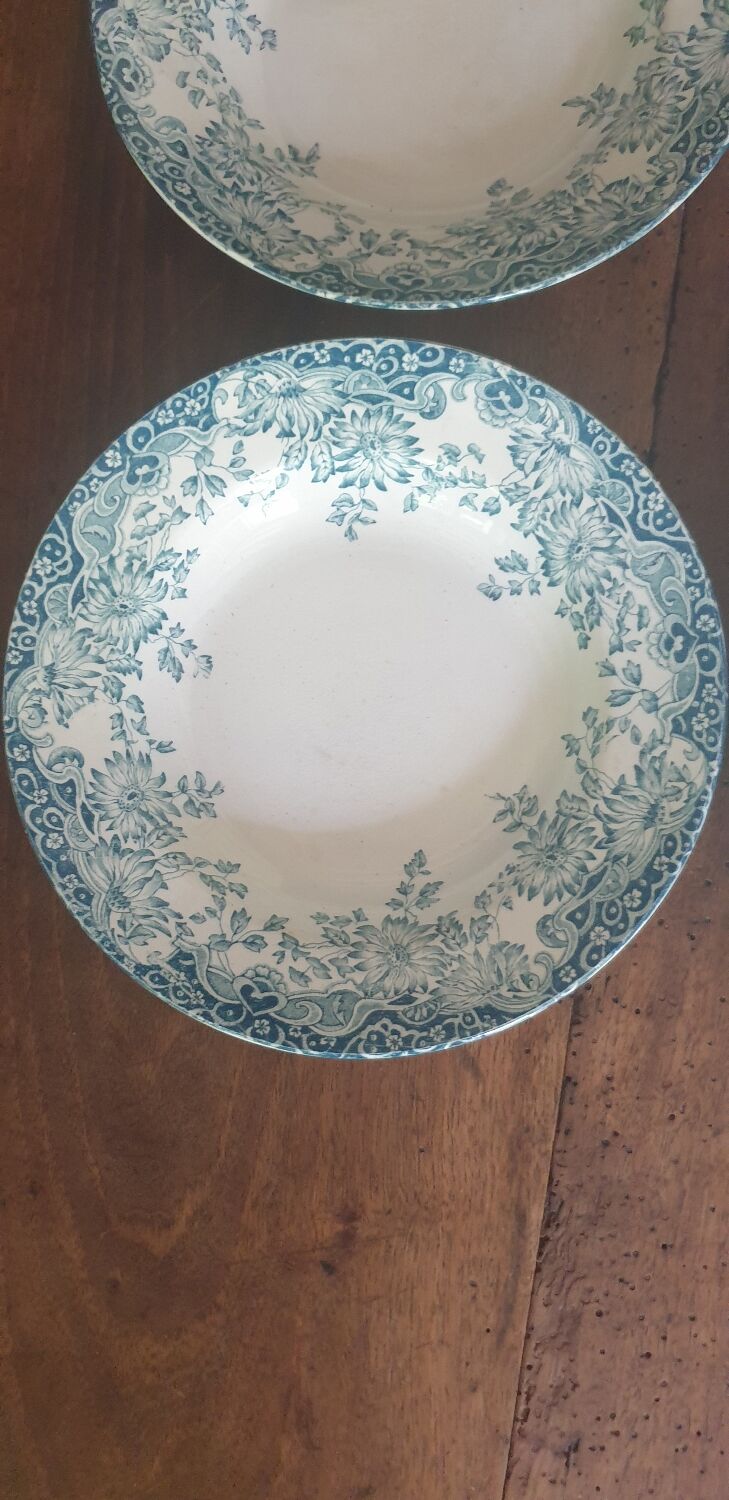 Four plates Trianon St Amand