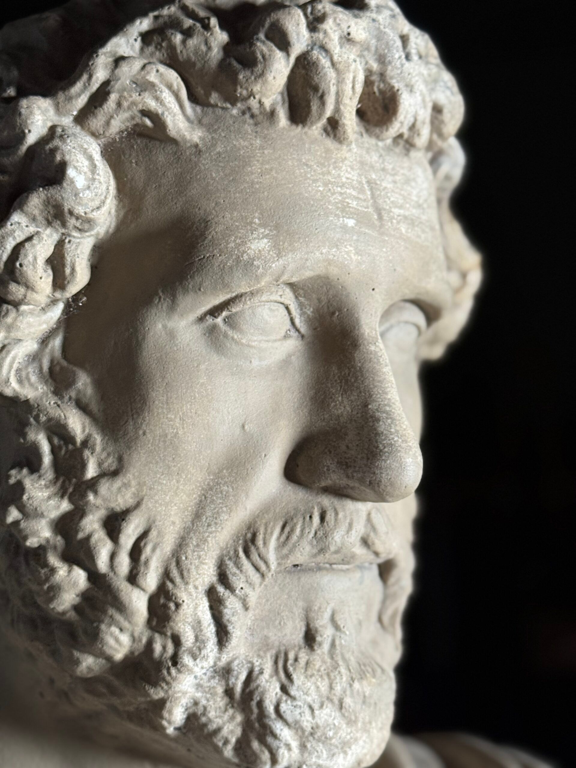 Bust of Antoninus Pius on pedestal