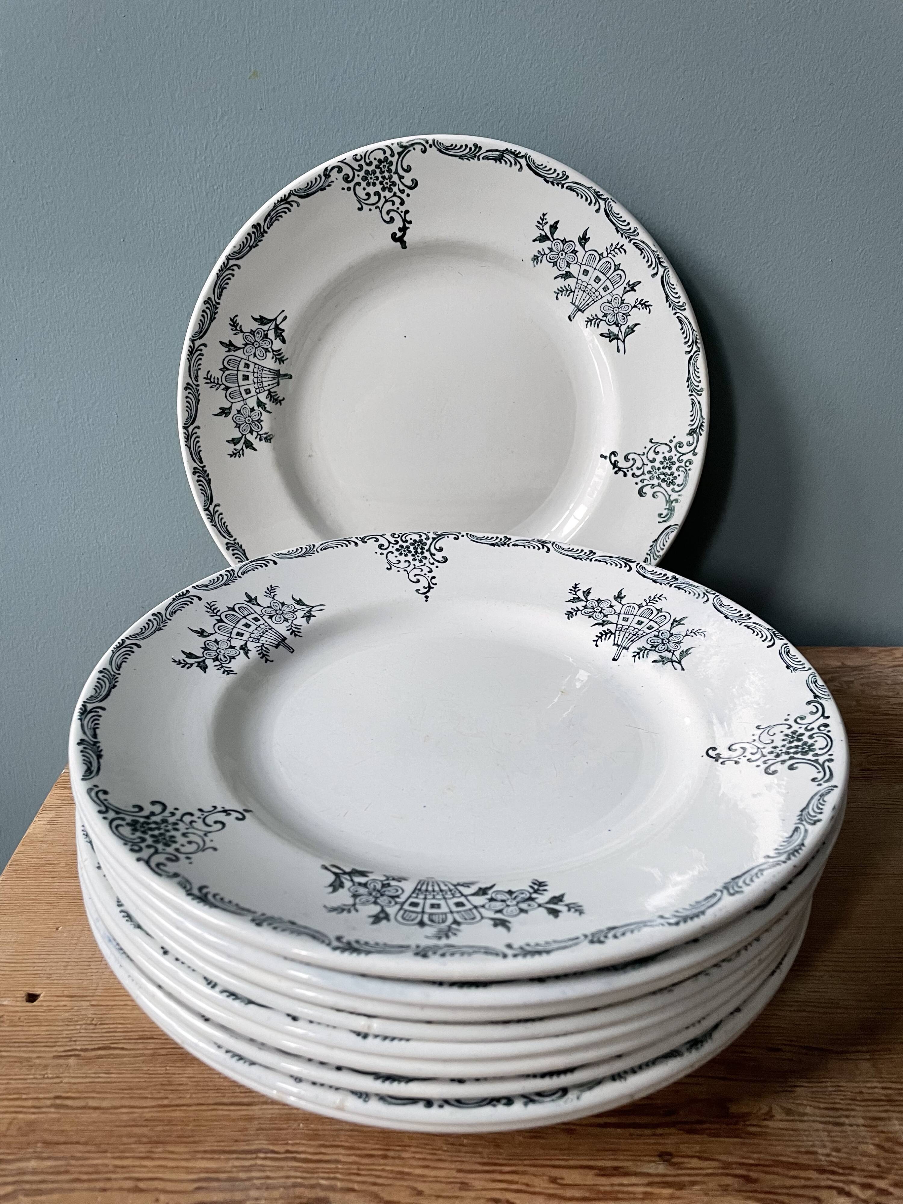 Set of 10 flat plates numbered terre de fer xixème st amand