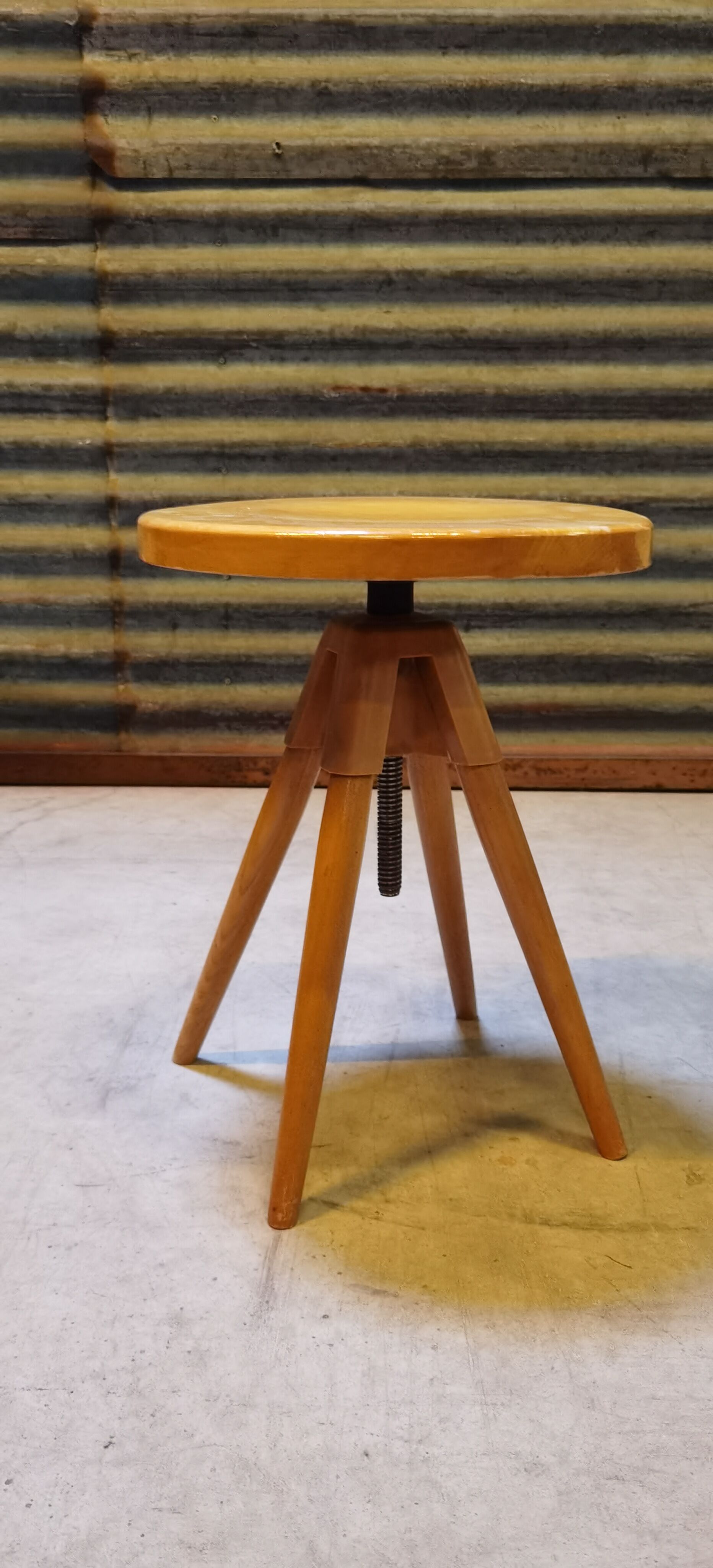 Tabouret de piano à vis reglable République Tchèque Mid-Century modern1960