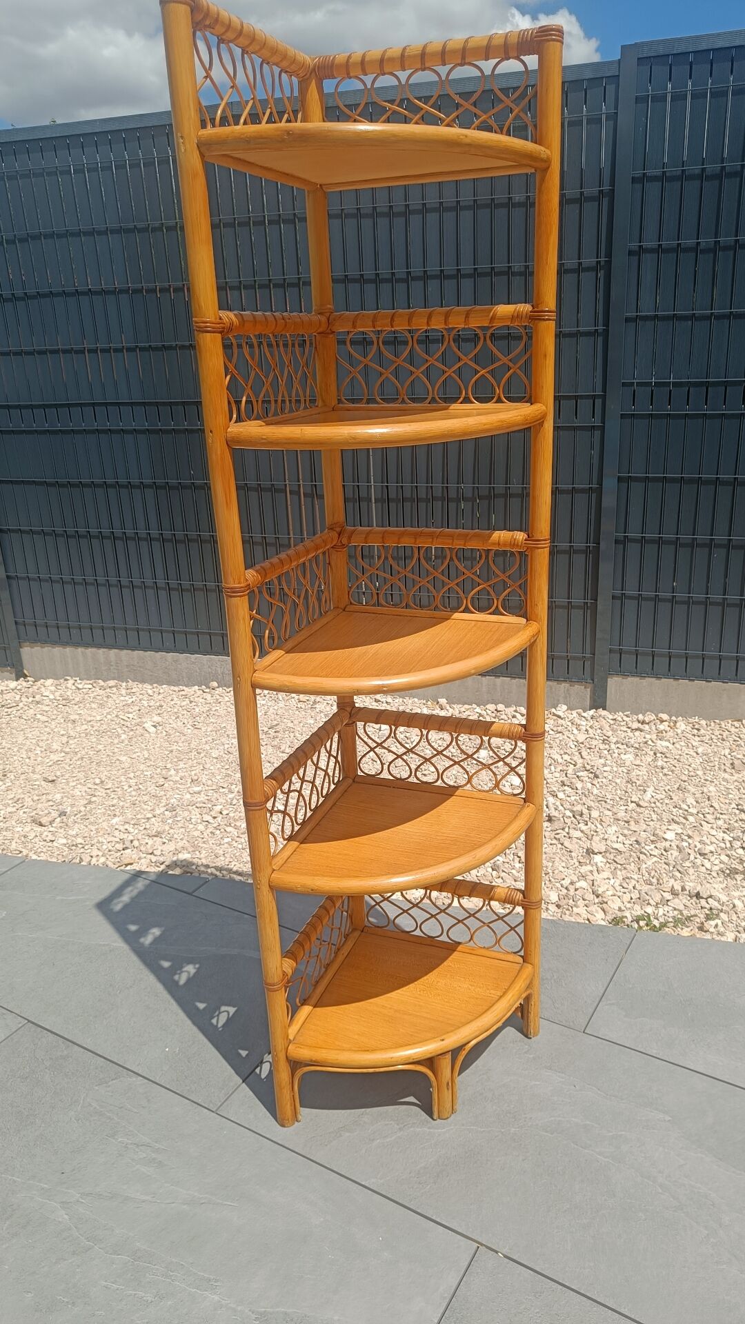 Vintage corner shelf in rattan – 1970s – Exceptional condition