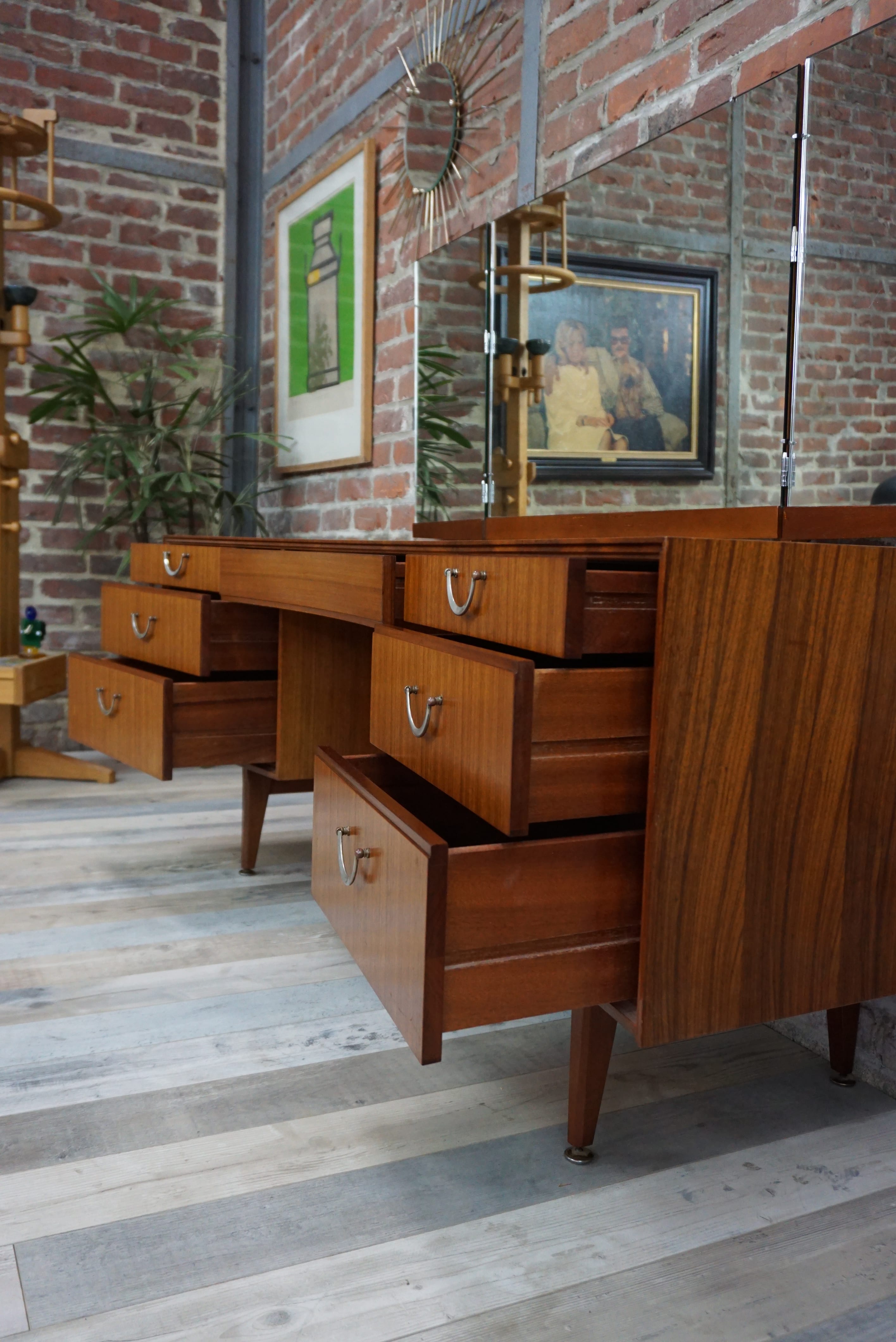 Curved dressing table 50-60s teak