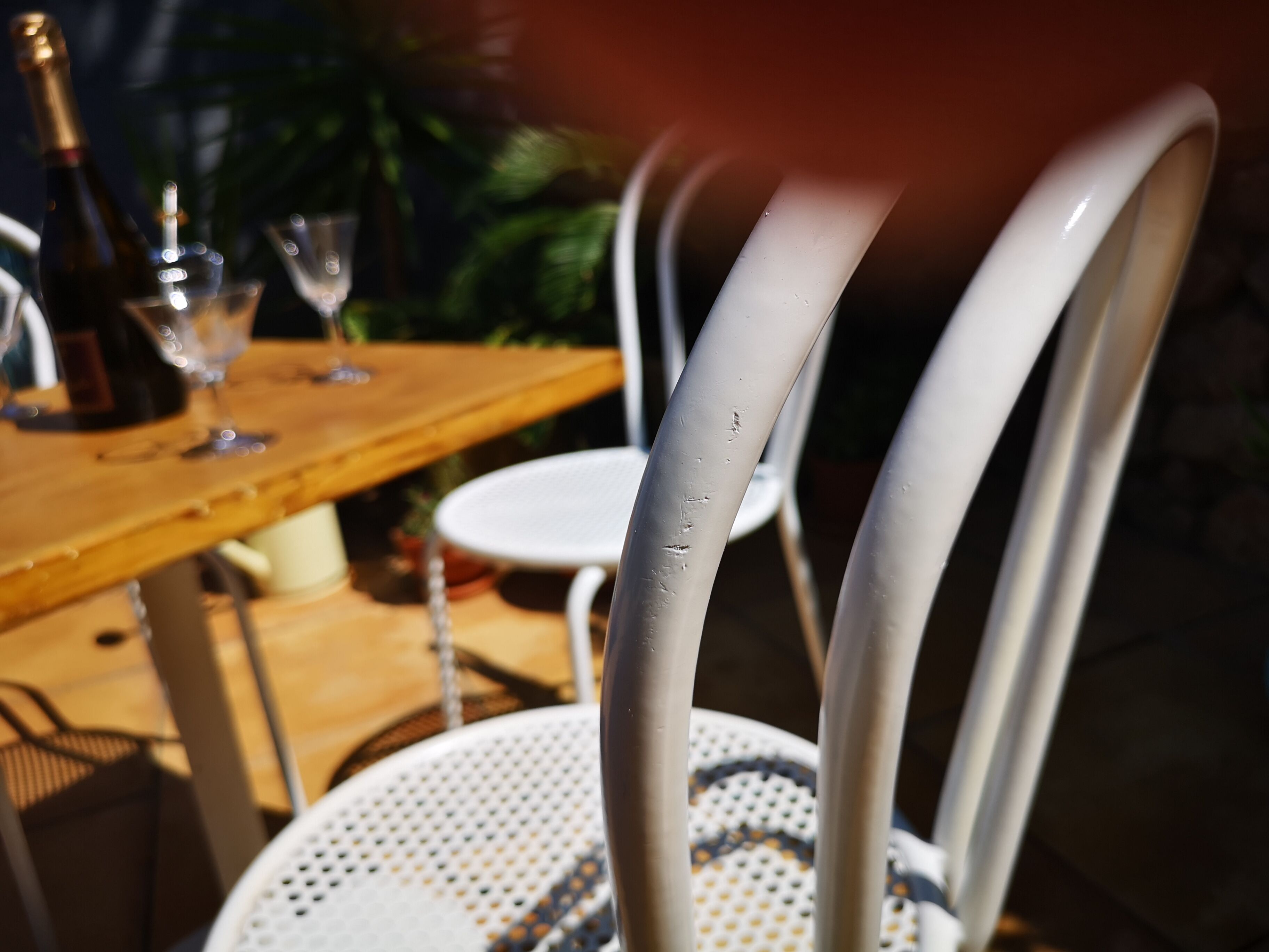 Tulip foot bistro table and 3 bistro chairs