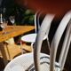 Table de bistrot pied tulipe et 3 chaises bistrot