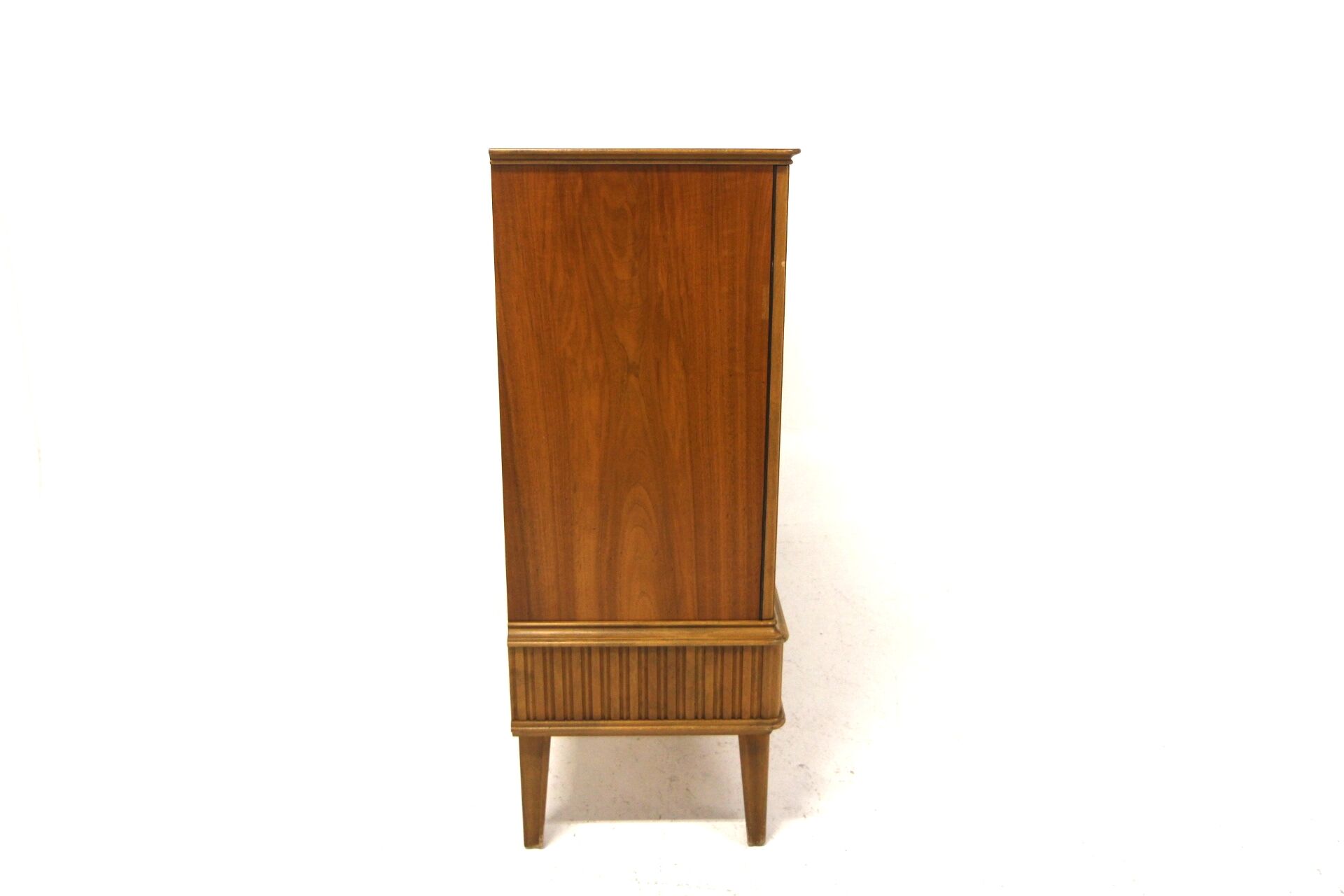 Scandinavian enfilade in walnut, Swedish modern, Sweden, 1940.