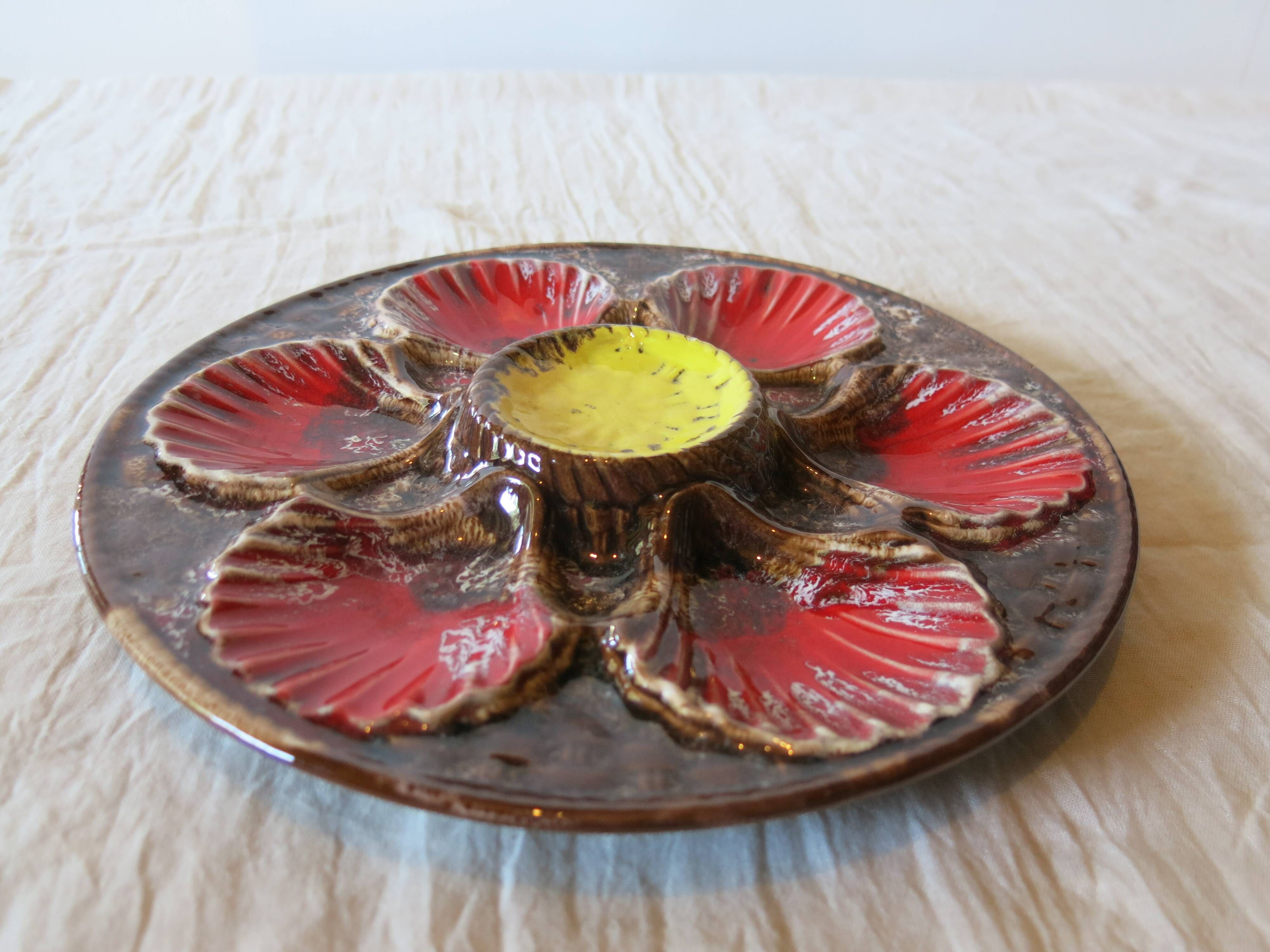 Earthenware oyster plate