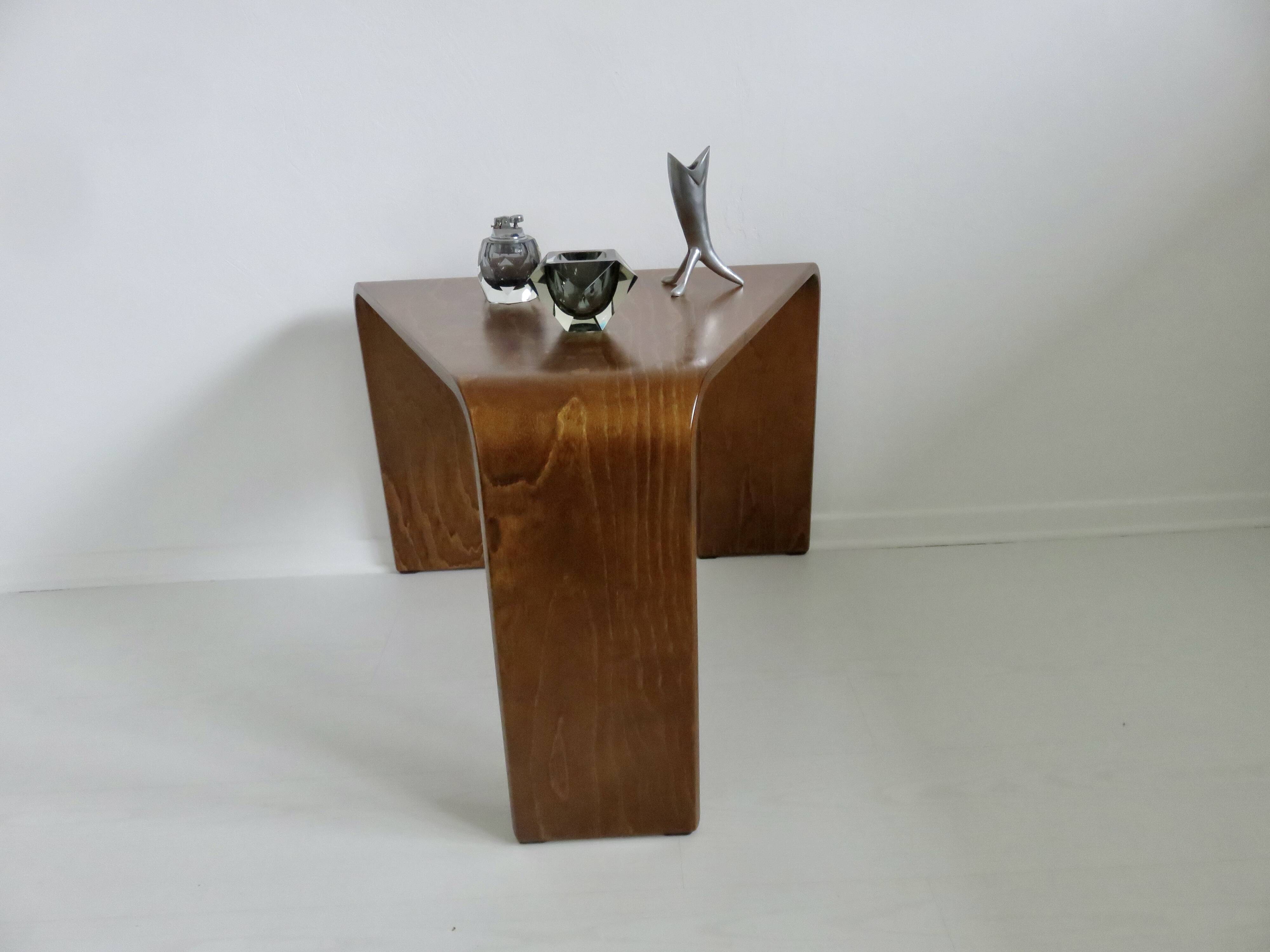 Table basse scandinave en bois cintré années 70