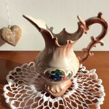 Vase forme pichet style rococo en céramique