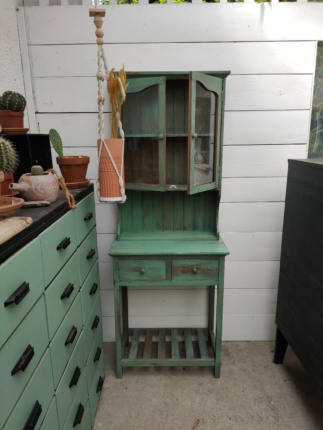 Vaisselier en bois vert