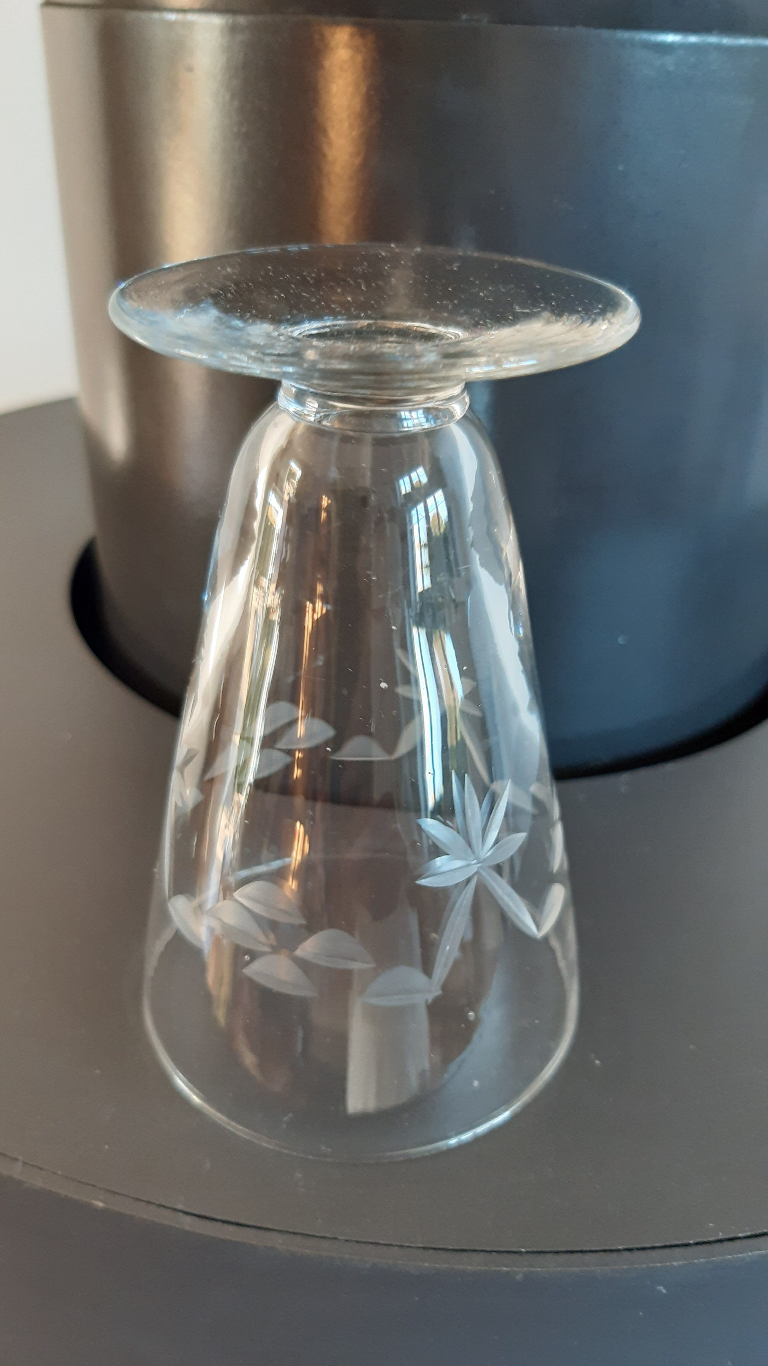 Set of 9 crystal wine glasses engraved 30s