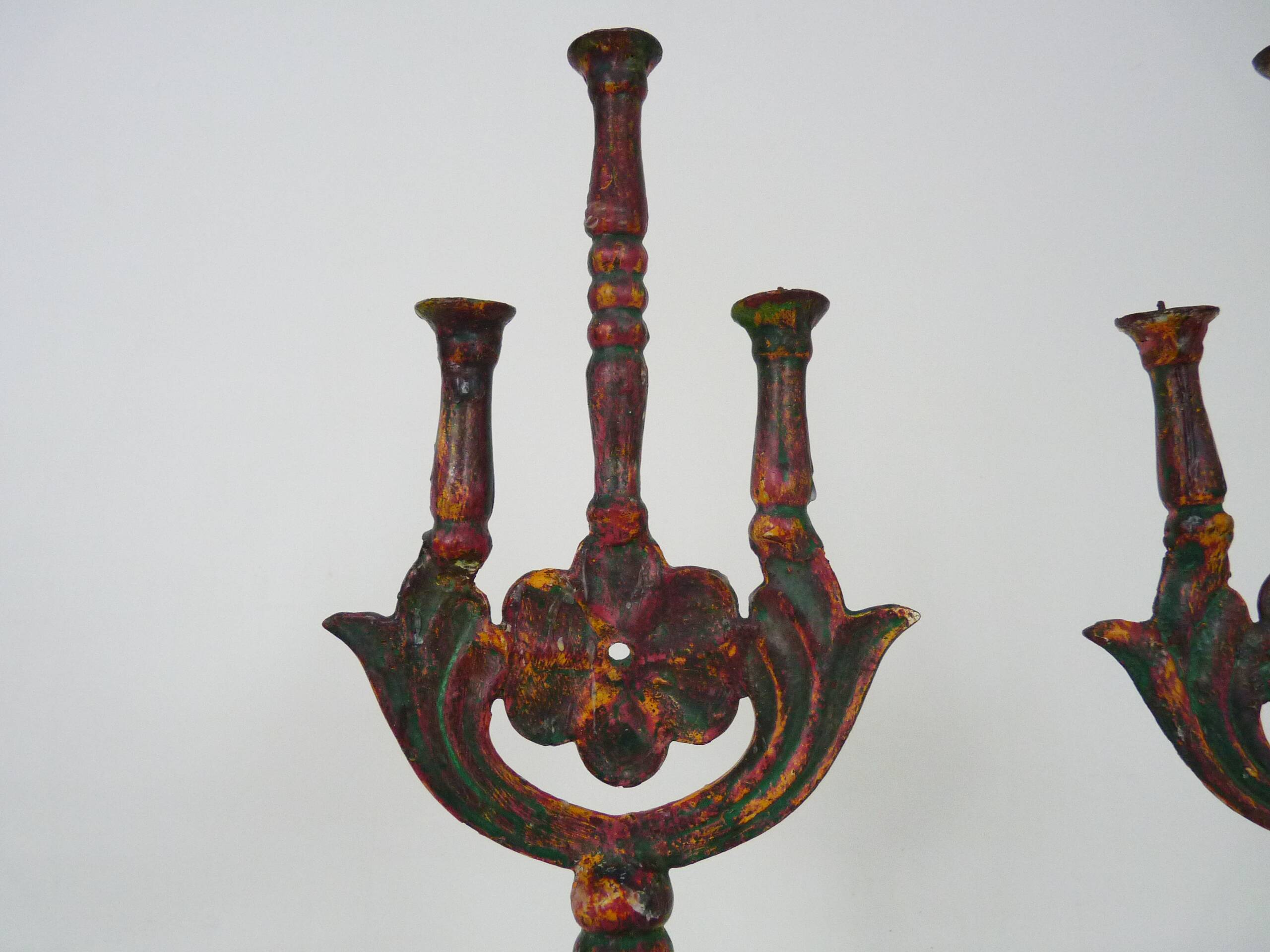 Pair of ethnic Indian candlesticks in vintage metal from the 60s