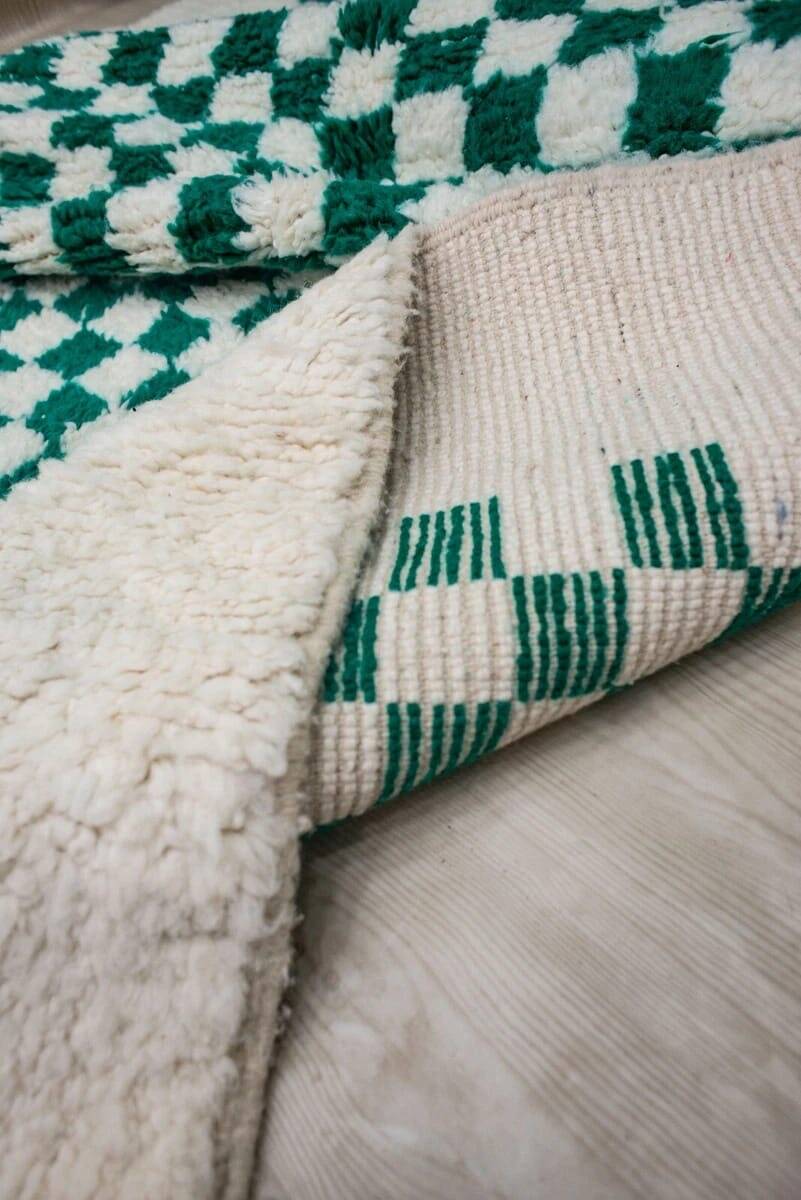 Green square Berber rug size 150 x 250 cm
