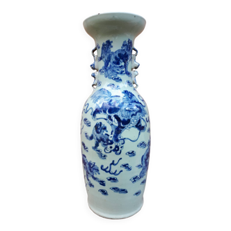 Large Chinese Celadon Vase with Shishi Decor, 19th Century China