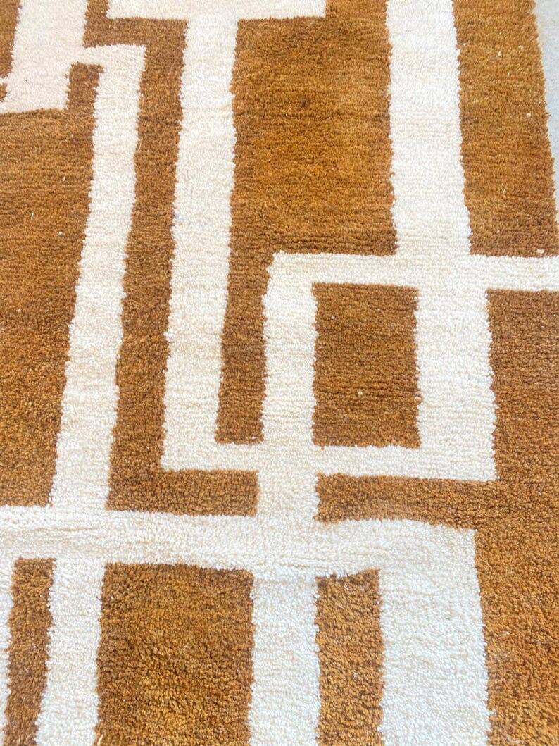 Traditional handwoven wool Berber rug size 1.5/2.5 m