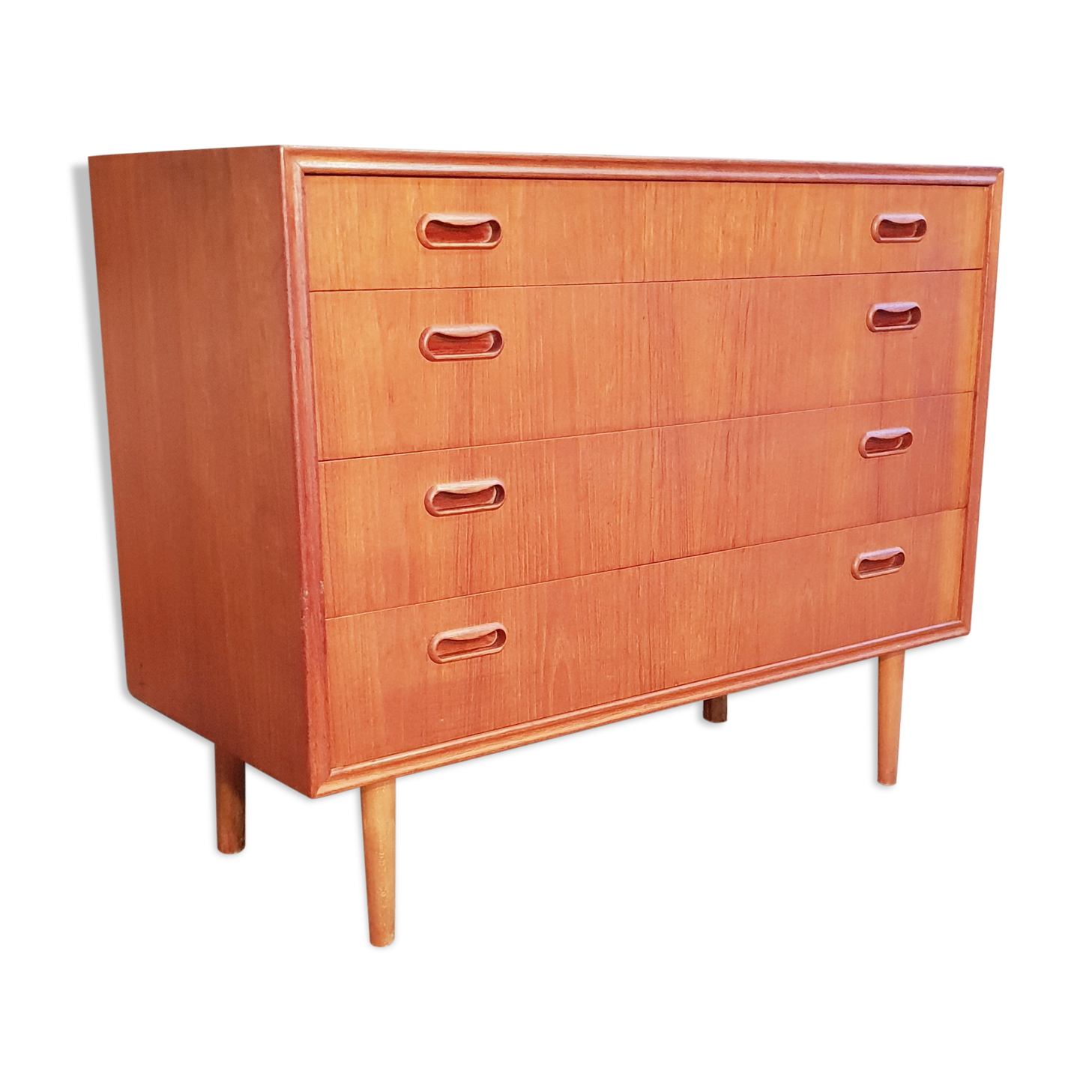 Scandinavian chest of drawers