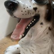 Sculpture of a Springer dog
