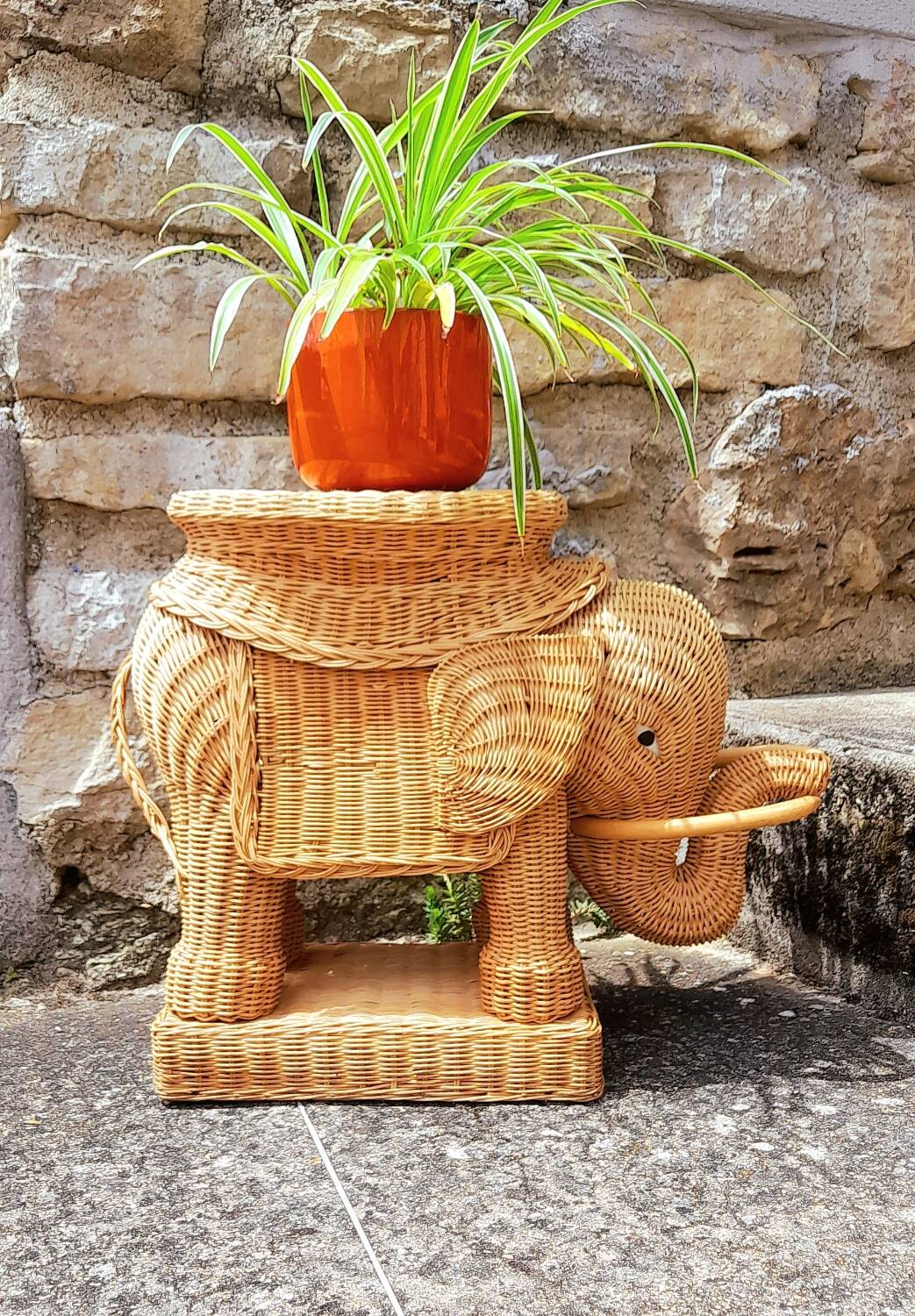 Éléphant en rotin années 70