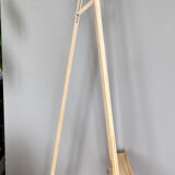 Adjustable painter's easel condition nine twentieth era