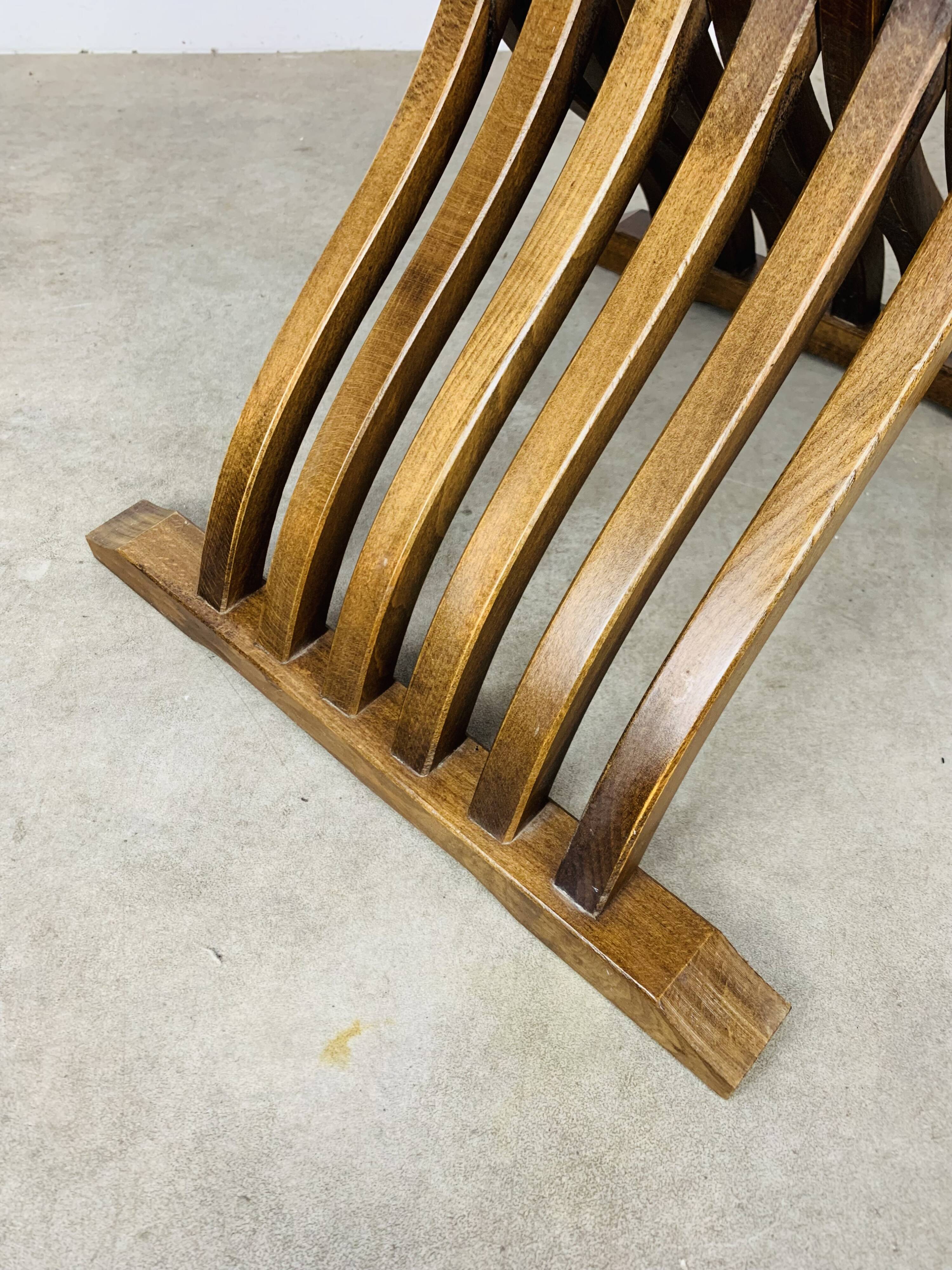 Florentine Savonarola folding chair, wood, Renaissance style