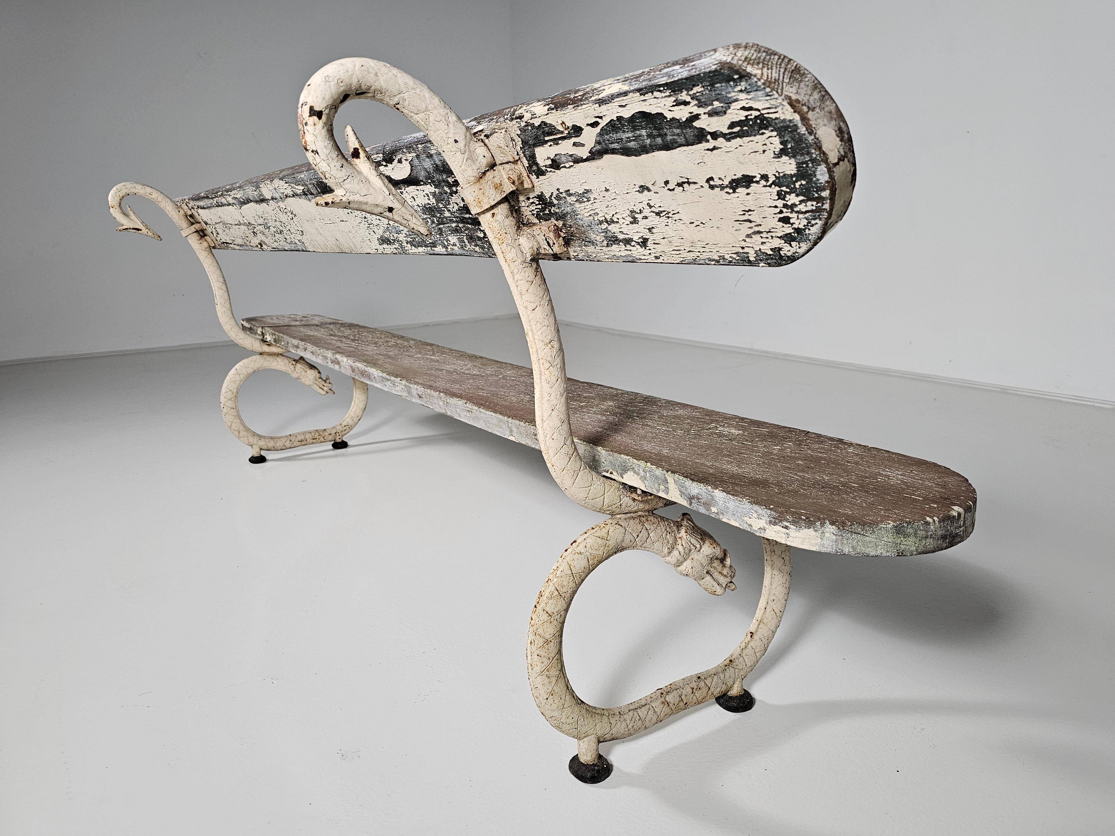 Banc de jardin français du début 1900 avec dragons et flèches