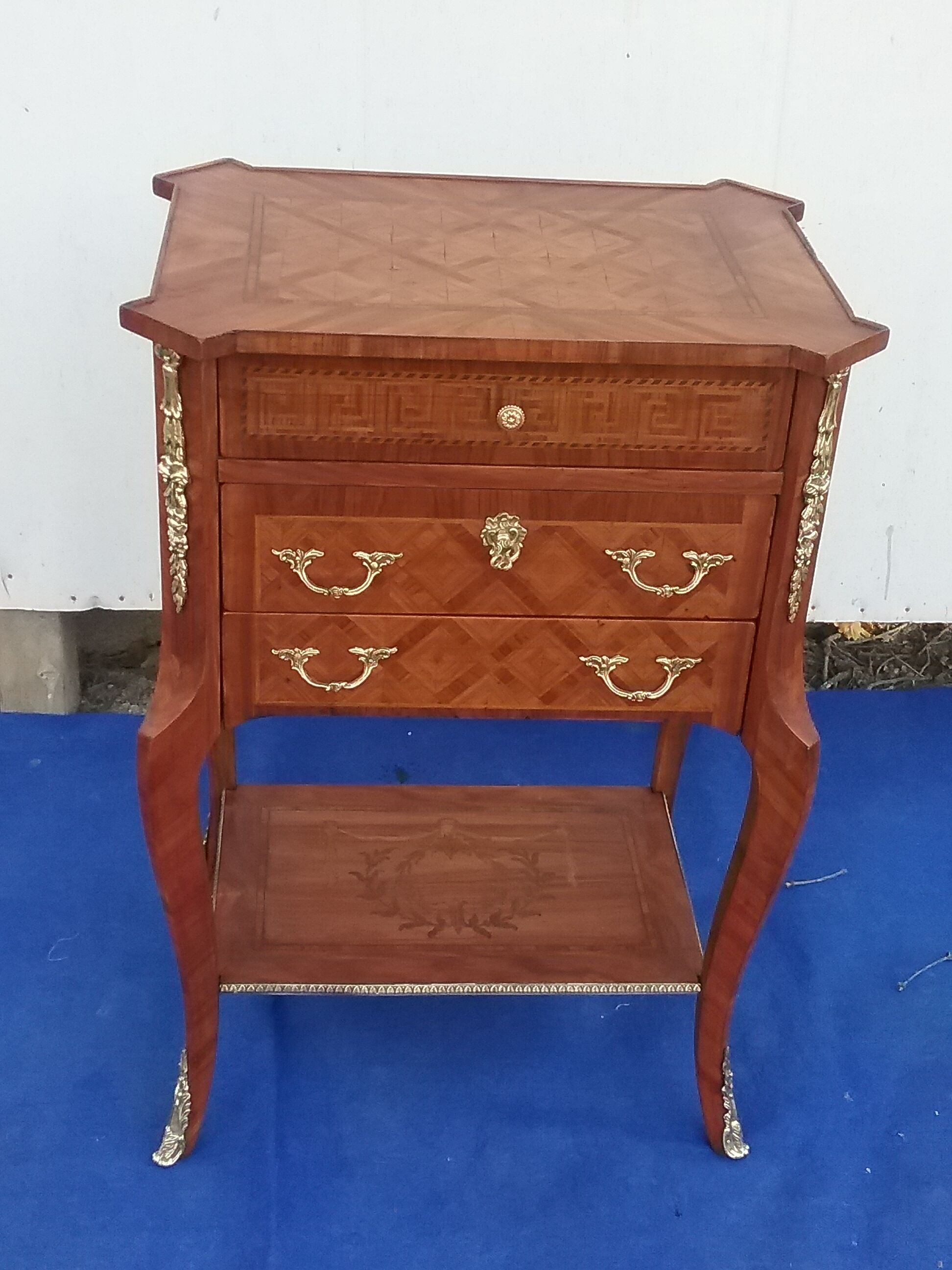 Small marquetry chest of drawers