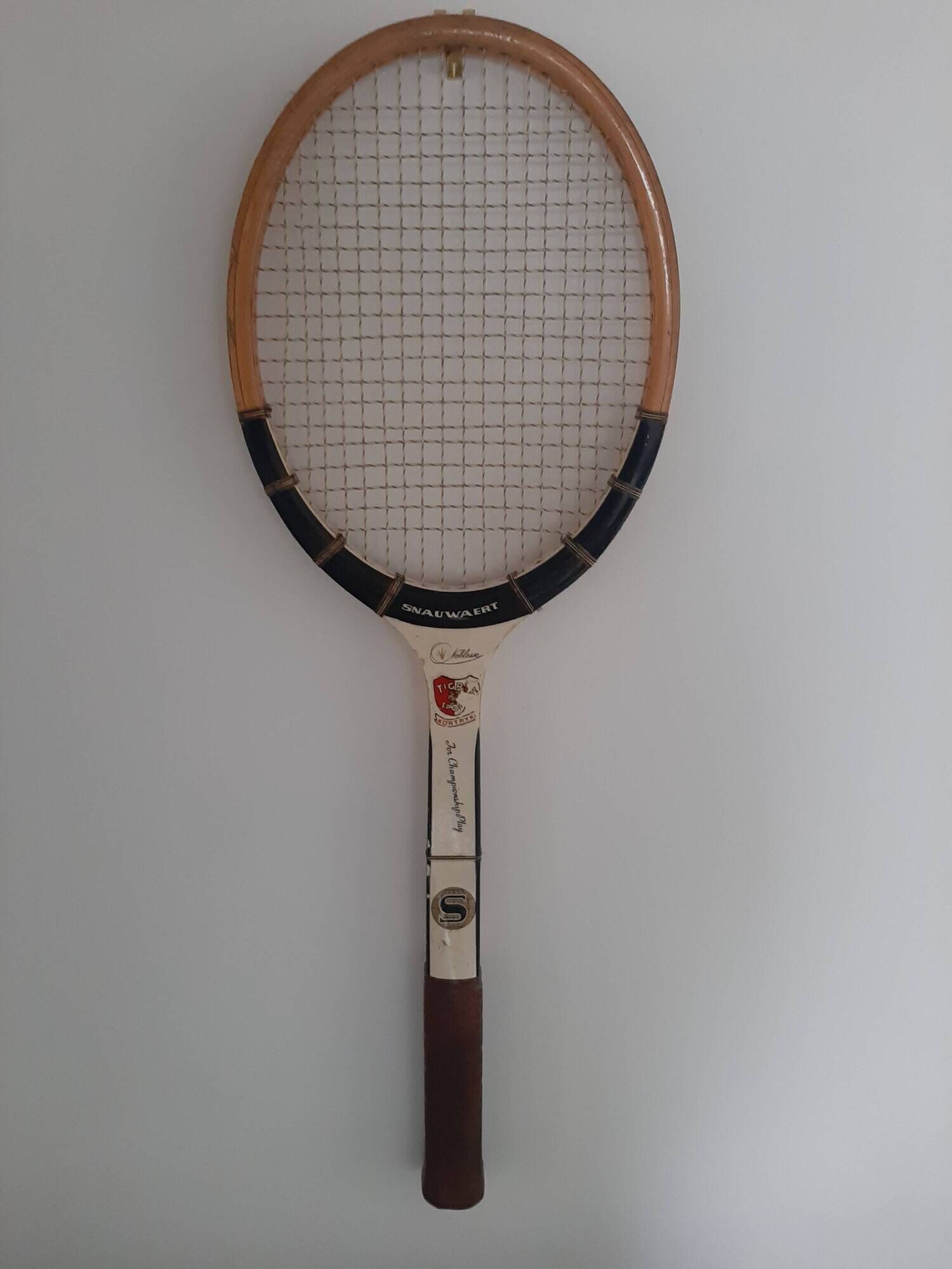 Raquette tennis vintage en bois Snauwaert