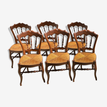 Suite de 6 chaises paillées à fuseaux