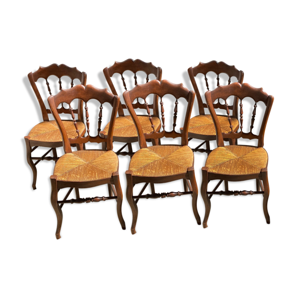 Suite de 6 chaises paillées à fuseaux