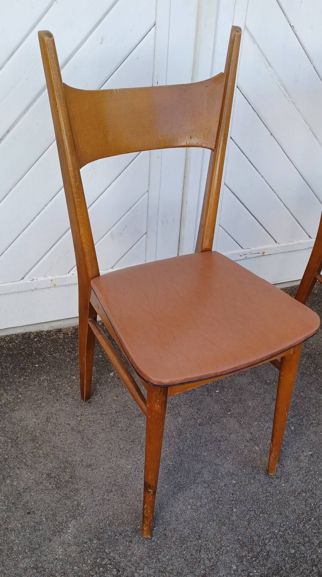 Paire de chaises en hêtre des années 50